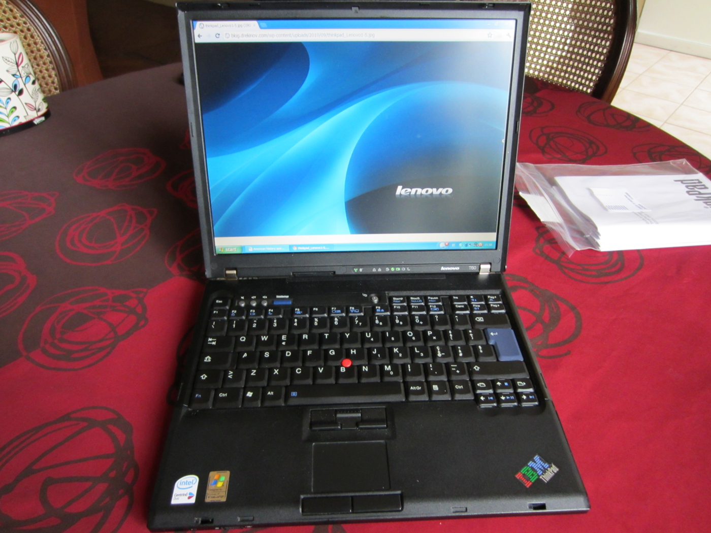 ThinkPad T60; иллюстрация поколения после сделки, а не события 2005 года.